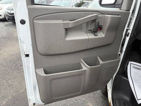 Used 2020 Chevrolet Express 3500 Extended w/ Driver Convenience Package RWD image 11
