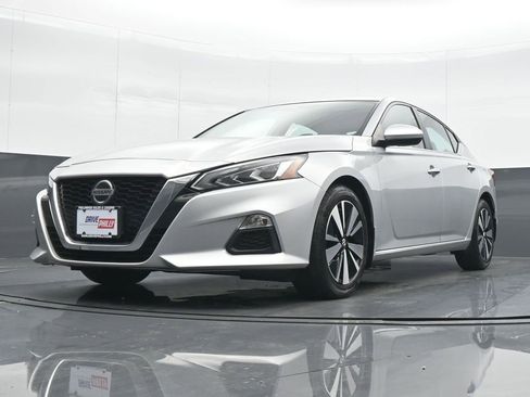 Used 2022 Nissan Altima 2.5 SV image 16