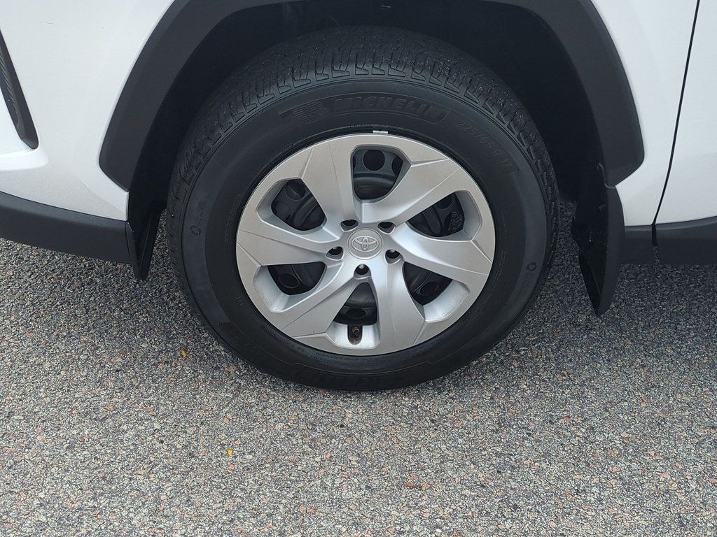 Used 2024 Toyota RAV4 LE FWD image 10