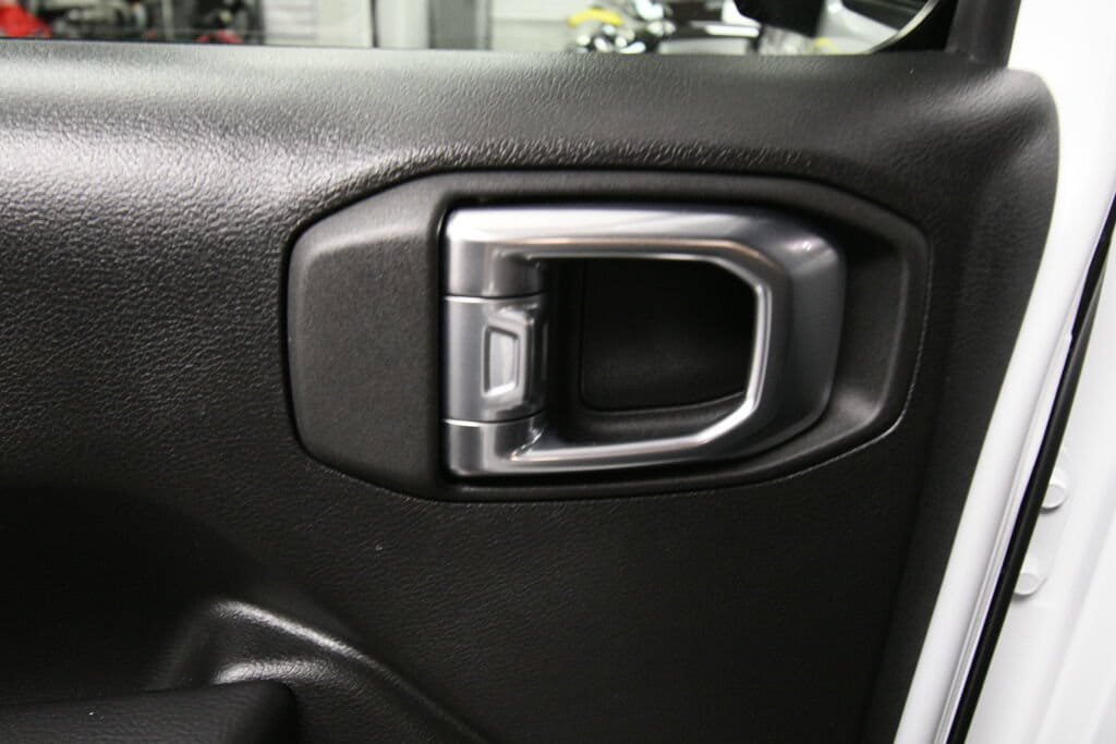 Used 2024 Jeep Gladiator Mojave w/ Technology Group AWD/4WD image 22