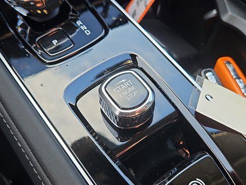 New 2026 Volvo XC90 B6 Plus w/ Protection Package Premier image 15