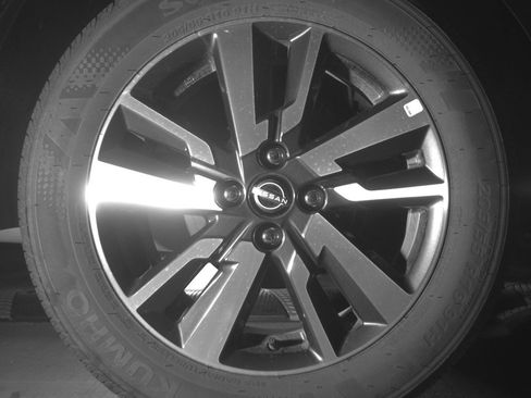 Used 2025 Nissan Versa SV image 15