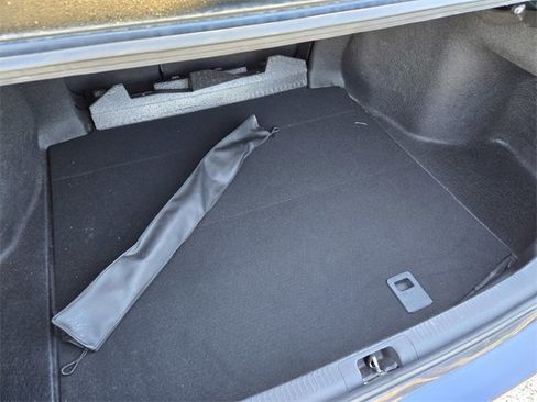 Used 2020 Toyota Camry SE image 12