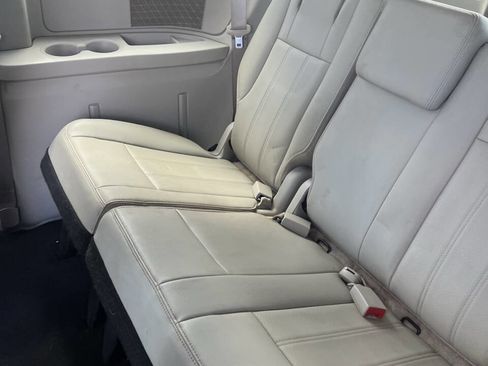 Used 2013 Chrysler Town & Country Touring-L w/ Entertainment Group #2 image 18