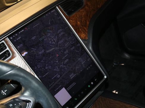 Used 2020 Tesla Model X image 64