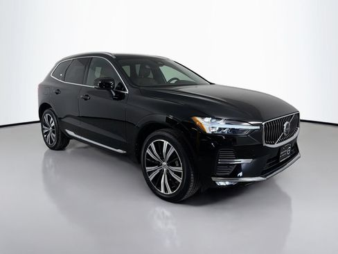 Certified 2023 Volvo XC60 B5 Plus w/ Climate Package FWD image 3