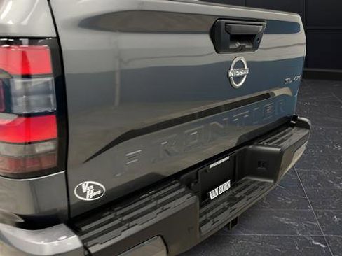 Used 2025 Nissan Frontier SL AWD/4WD image 39
