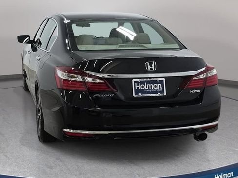 Used 2017 Honda Accord LX image 7