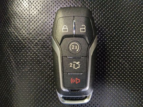 Used 2017 Lincoln MKX Reserve image 32