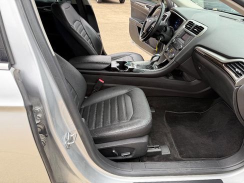 Used 2014 Ford Fusion SE w/ Equipment Group 202A image 16