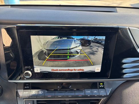 Used 2025 Toyota Camry LE image 17