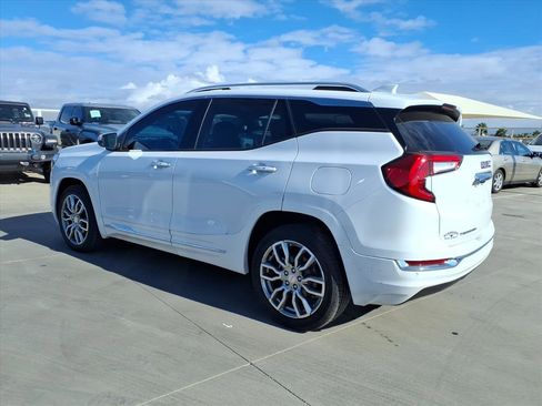 Used 2023 GMC Terrain Denali image 7