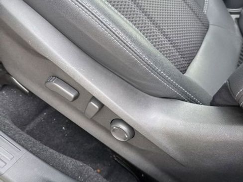 Used 2022 Subaru Forester Premium image 30