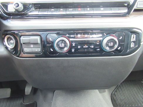 Used 2024 Chevrolet Silverado 1500 LT w/ Convenience Package II RWD image 27