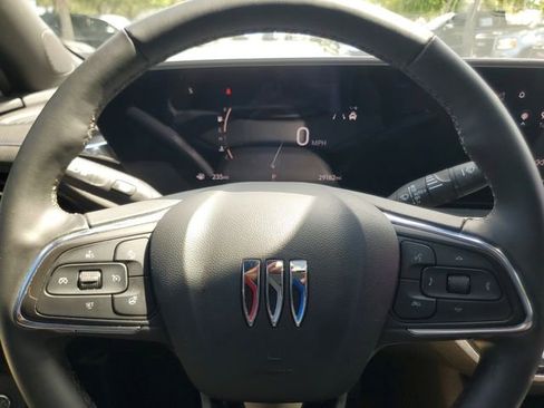 Used 2025 Buick Envista Sport Touring w/ Convenience I Package FWD image 23