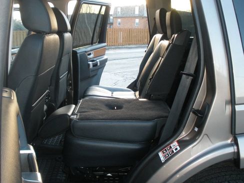 Used 2015 Land Rover LR4 HSE image 28