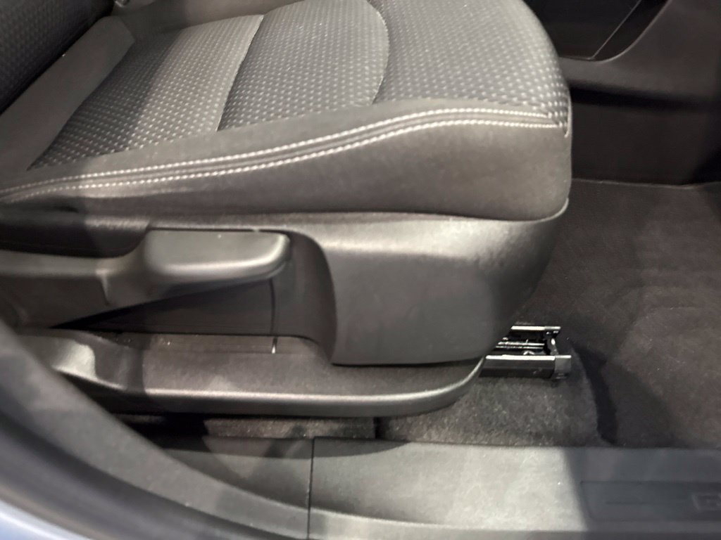 Used 2024 GMC Terrain SLE w/ Driver Convenience Package AWD/4WD image 13
