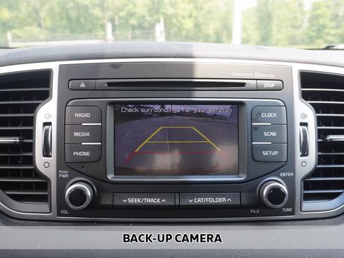 Used 2018 Kia Sportage LX AWD/4WD image 3
