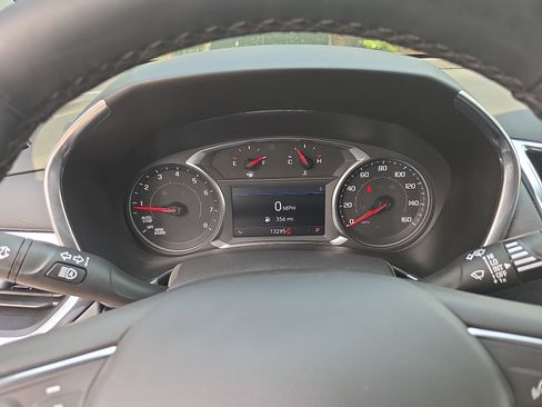 Used 2024 Chevrolet Equinox LT AWD/4WD image 24