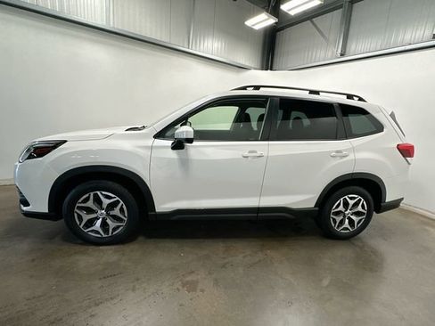 Certified 2023 Subaru Forester Premium AWD/4WD image 2