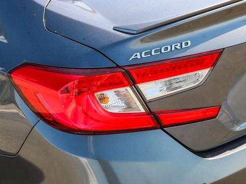 Used 2019 Honda Accord Sport image 9
