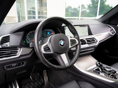 Used 2022 BMW X5 xDrive40i w/ M Sport Package AWD/4WD image 32