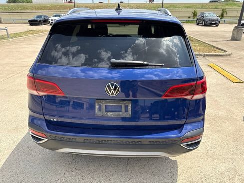 Used 2023 Volkswagen Taos SE FWD image 9