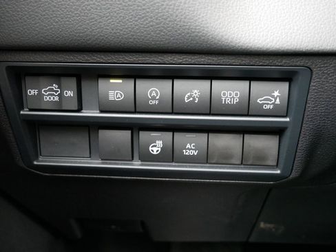 Used 2026 Toyota Tundra Limited AWD/4WD image 30