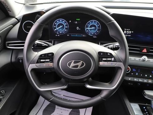 Used 2025 Hyundai Elantra SEL FWD image 20
