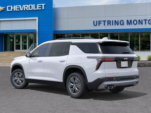 New 2026 Chevrolet Traverse LT w/ Driver Confidence Package AWD/4WD image 3