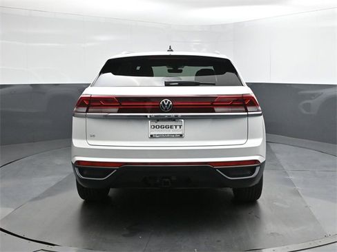 New 2026 Volkswagen Atlas Cross Sport SE image 8
