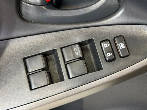 Used 2011 Toyota RAV4 4WD image 15