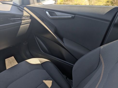 Used 2024 Kia Niro LX image 21