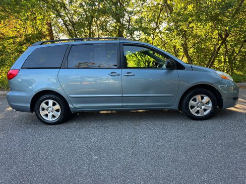 Used 2008 Toyota Sienna LE FWD image 3
