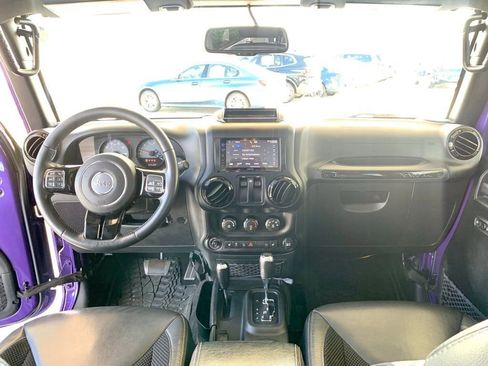 Used 2017 Jeep Wrangler Sahara image 14