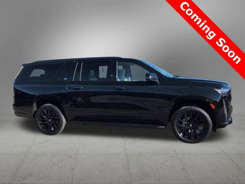 Used 2024 Cadillac Escalade ESV Sport Platinum w/ LPO, ONYX Package image 7