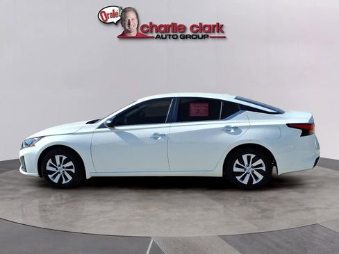 Used 2025 Nissan Altima 2.5 S FWD image 3