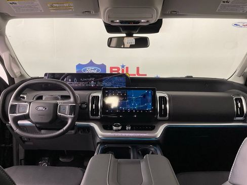 New 2027 Ford Expedition Platinum RWD image 19