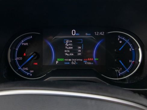 Used 2023 Toyota RAV4 XLE Premium AWD/4WD image 29