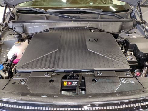 Certified 2024 Hyundai Kona SEL FWD image 9