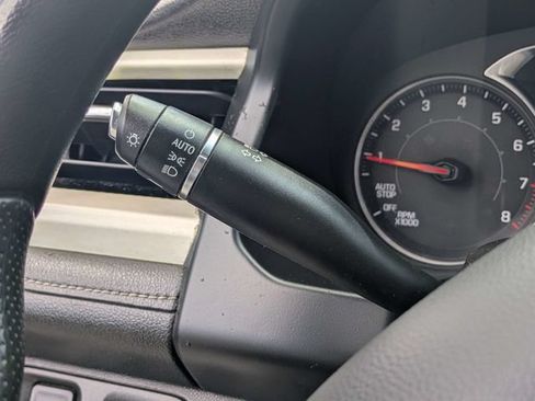 Used 2021 GMC Acadia SLE w/ Driver Convenience Package FWD image 28