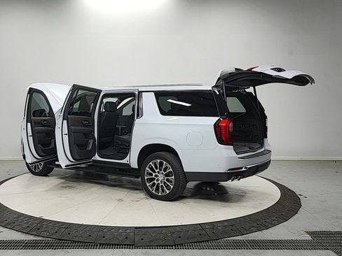 Used 2026 GMC Yukon XL Denali w/ Sun & Power Step Package AWD/4WD image 13