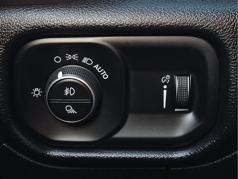 Used 2020 RAM 1500 Big Horn image 18