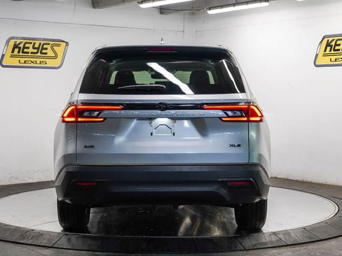 Used 2025 Toyota Grand Highlander AWD image 3