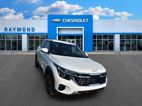 Used 2025 Kia Seltos S AWD/4WD image 9
