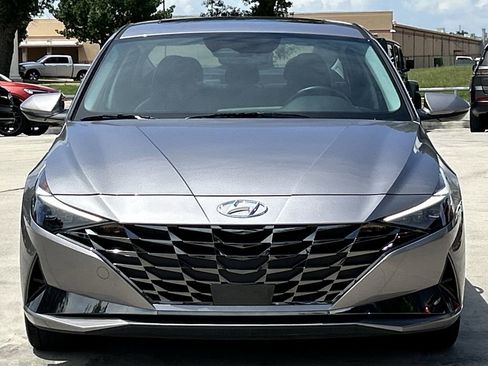 Used 2023 Hyundai Elantra Limited FWD image 9