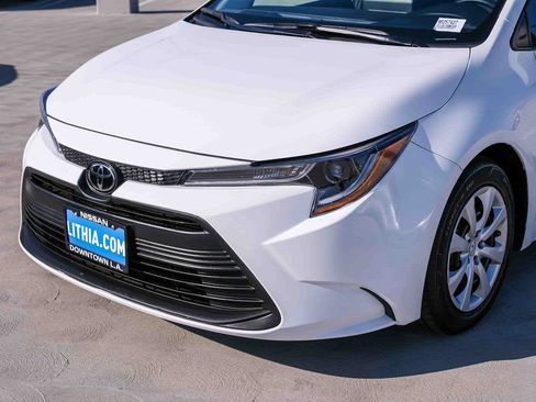 Used 2025 Toyota Corolla LE FWD image 11