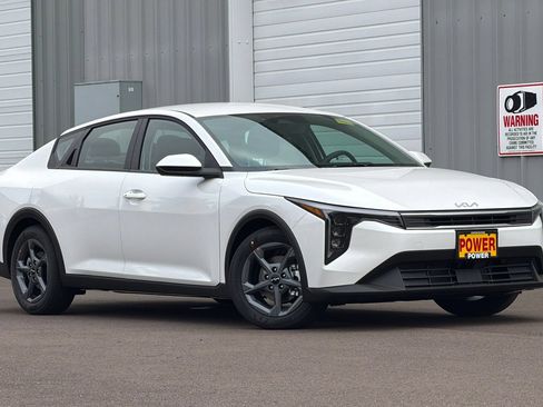 New 2026 Kia K4 FWD image 2