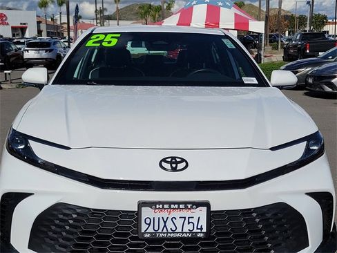 Used 2025 Toyota Camry SE image 29