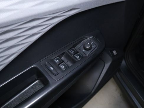 Used 2024 Volkswagen Taos S image 12